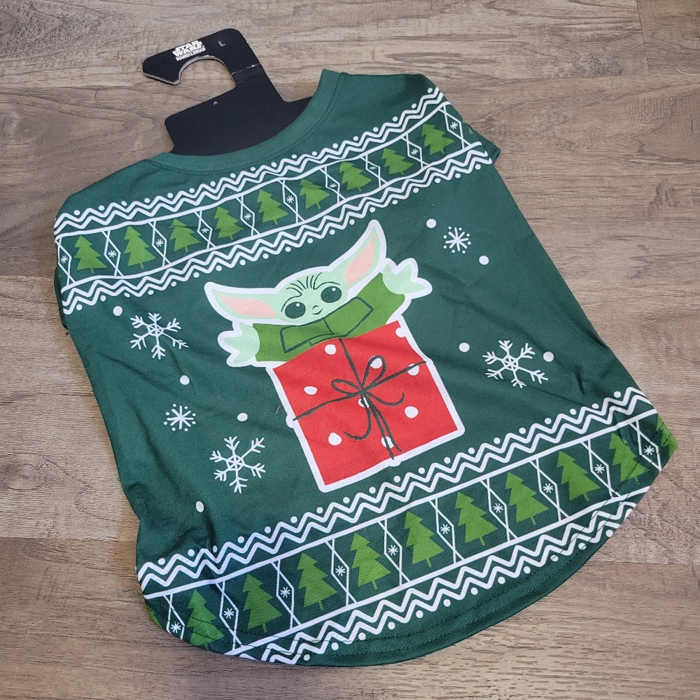 STAR WARS BABY YODA DOG CHRISTMAS SHIRT. NEW WITHOUT TAGS SIZE LARGE